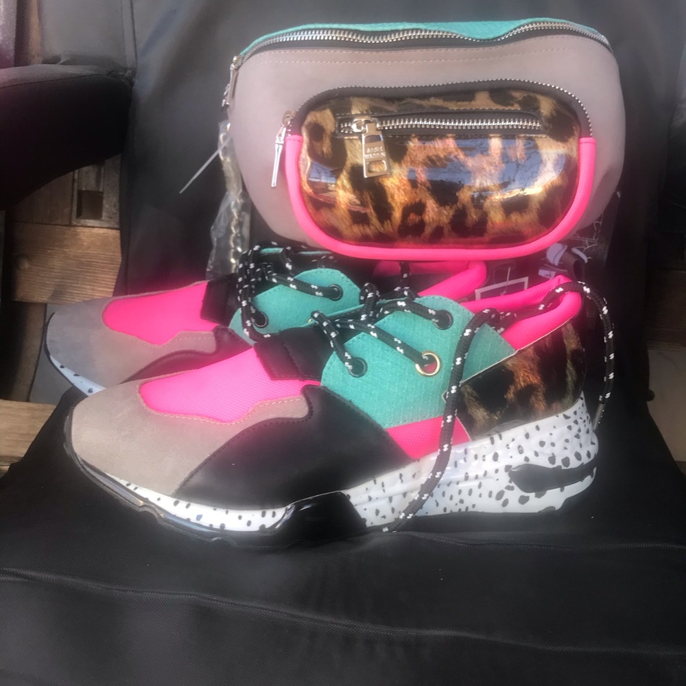 Steve Madden size 10 with matching bag